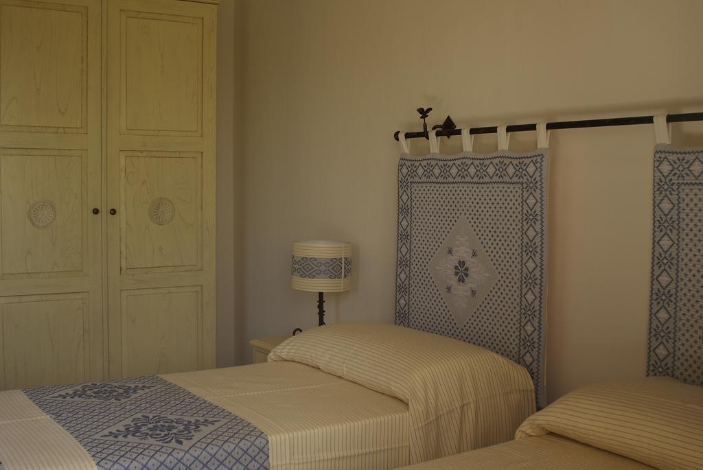 B&B Pubulos ออลเบีย ภายนอก รูปภาพ