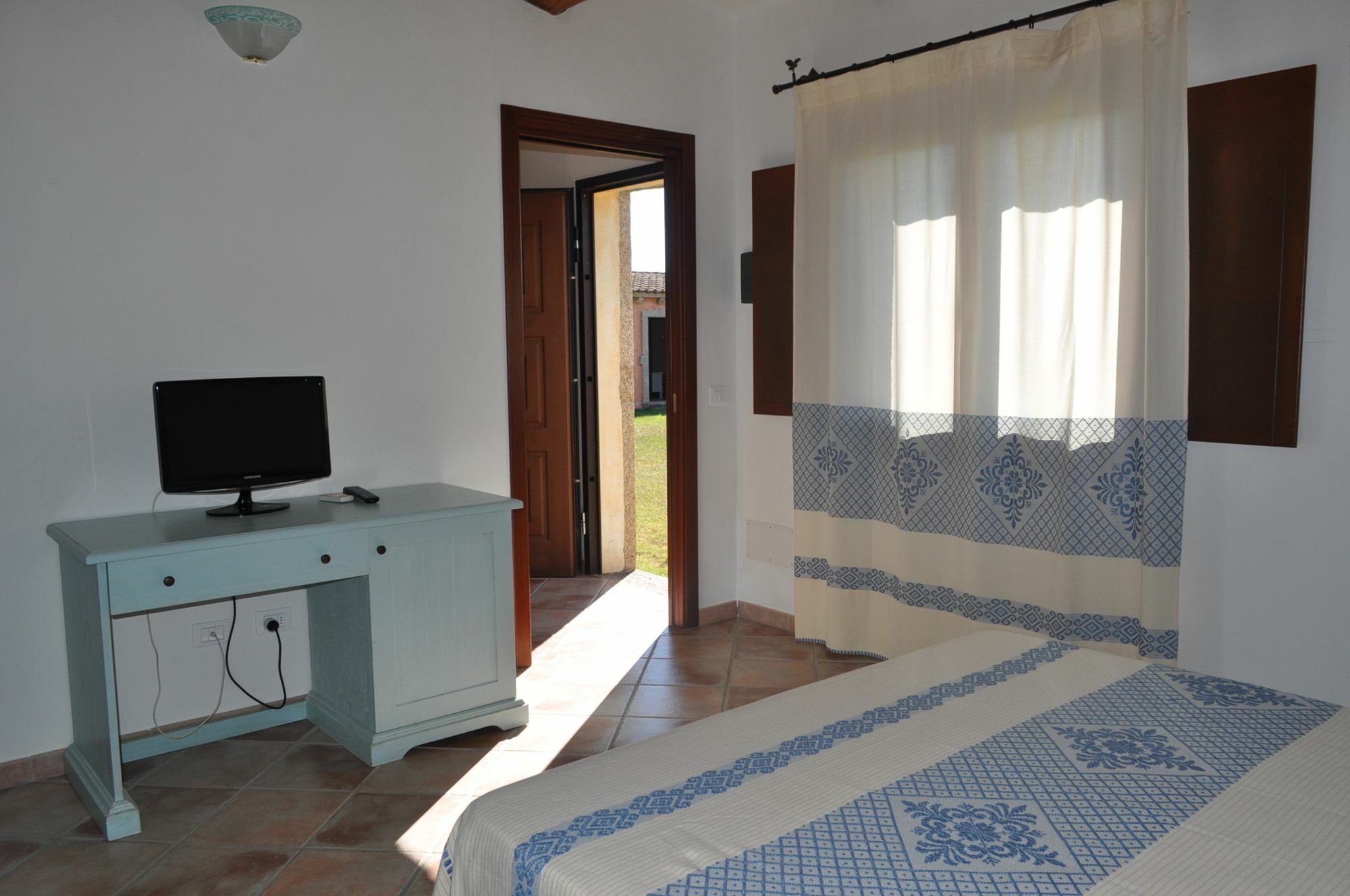 B&B Pubulos ออลเบีย ภายนอก รูปภาพ